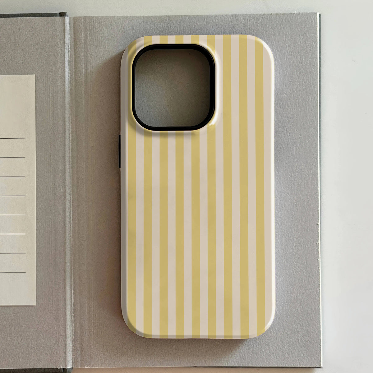 luxury Ins Berry Dot Hot Phone Case for iPhone 17 16 15 14 13 12 11 X XS XR XSMAX 7 8 Air Pro Max Plus Luxury Double-layer Cover