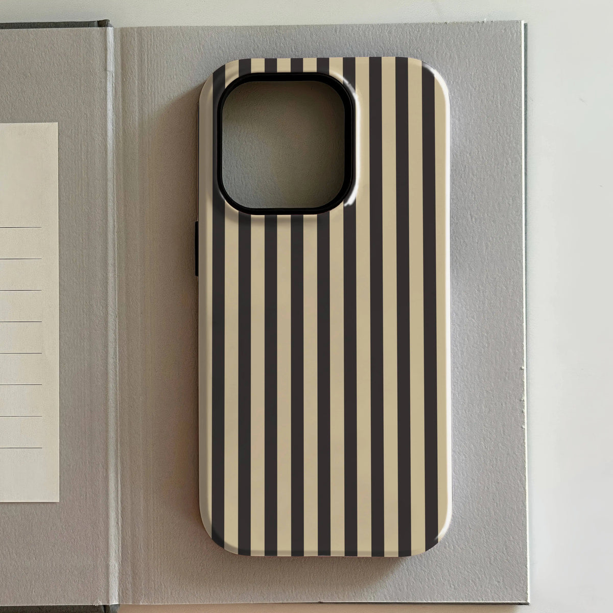 luxury Ins Berry Dot Hot Phone Case for iPhone 17 16 15 14 13 12 11 X XS XR XSMAX 7 8 Air Pro Max Plus Luxury Double-layer Cover