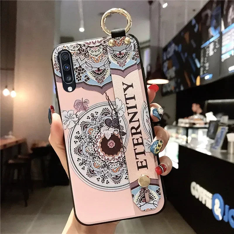 Wrist Strap Case For Samsung S25 Plus Ultra S24 FE A06 17 07 16 36 26 56 15 25 35 55 Vintage Flower Soft Phone Holder Case Cover
