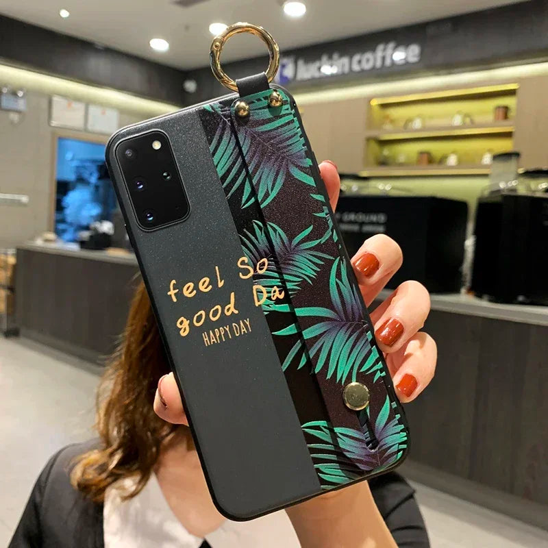 Wrist Strap Case For Samsung S25 Plus Ultra S24 FE A06 17 07 16 36 26 56 15 25 35 55 Vintage Flower Soft Phone Holder Case Cover